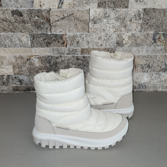 Columbia Shoes - Columbia Boots Women's White /Cream Winter Boots Brand New No Tag